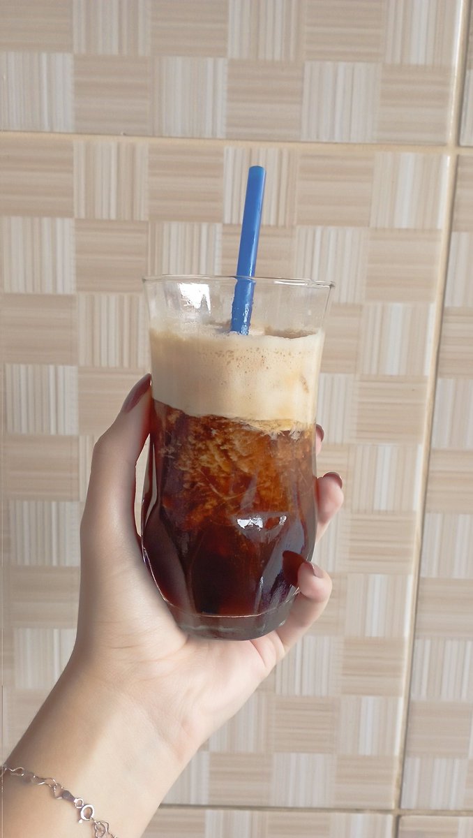 — jantar !? (0kcal)

• cocafe (coca zero e café preto).🥤

receita que incrivelmente ficou uma delícia e ainda tem 0kcal pra manter o nf e mesmo assim me dar energia pra ir pra faculdade.