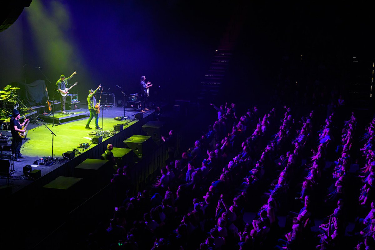 timhicksmusic's tweet image. Halifax! Unbelievable night playing Paddy’s weekend at the Scotiabank Centre with the one and only @alanthomasdoyle! Loved every second of it, see you again soon! Who’s tying one on today? Happy St. Paddy’s!!

#stpatricksday #halifax #alandoyle