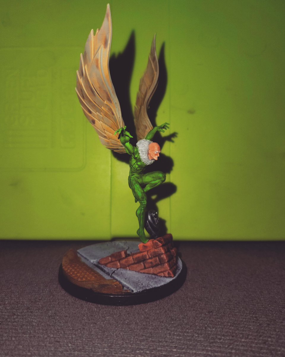 AlvaroDeLamo's tweet photo. Vulture (Adrian Tooles)

#marvel #marvelcrisisprotocol #vulture #adriantoomes #spiderfoes #criminalsyndicate #miniaturepainting #wargame #miniature https://t.co/sWiM74ro9Y