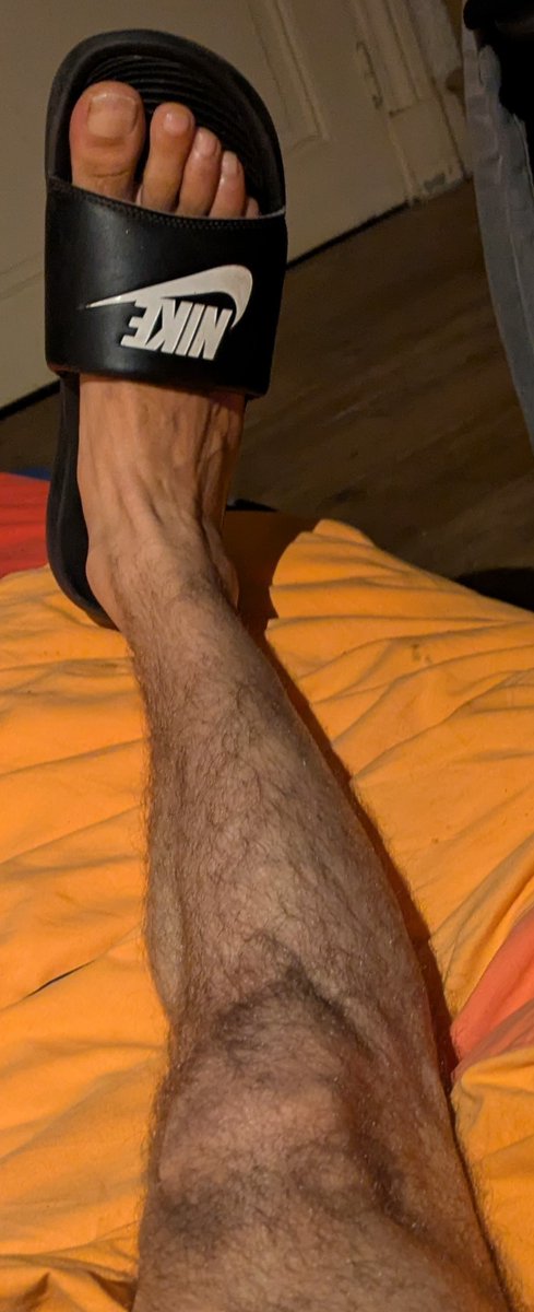 RviXavier's tweet photo. #malefeet #slidesfetish #slidesporn https://t.co/nOux4FyiIa