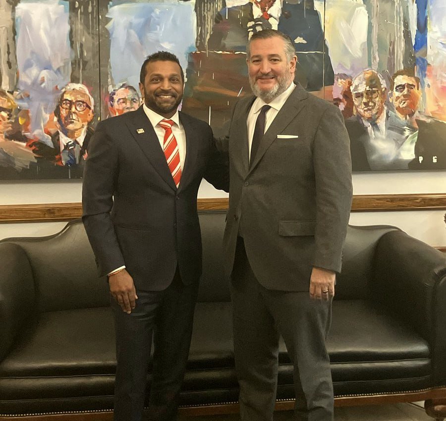 🚨BREAKING: Kash Patel and Senator Ted Cruz are revealing Nancy Pelosi’s involvement in J6!

Do you support their efforts to expose the truth?

YES or NO?

If Yes, Give me a THUMBS-UP👍!