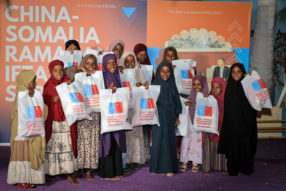 HonSayidAli's tweet photo. I extend my heartfelt thanks to the Chinese Embassy for their generous support in making yesterday’s Iftar and Eid celebration possible for 50 orphaned and underprivileged children. Your compassion and partnership not only bring hope to these young lives but also strengthen the enduring bond between Somalia and China. Thank you for standing with us in this humanitarian effort.