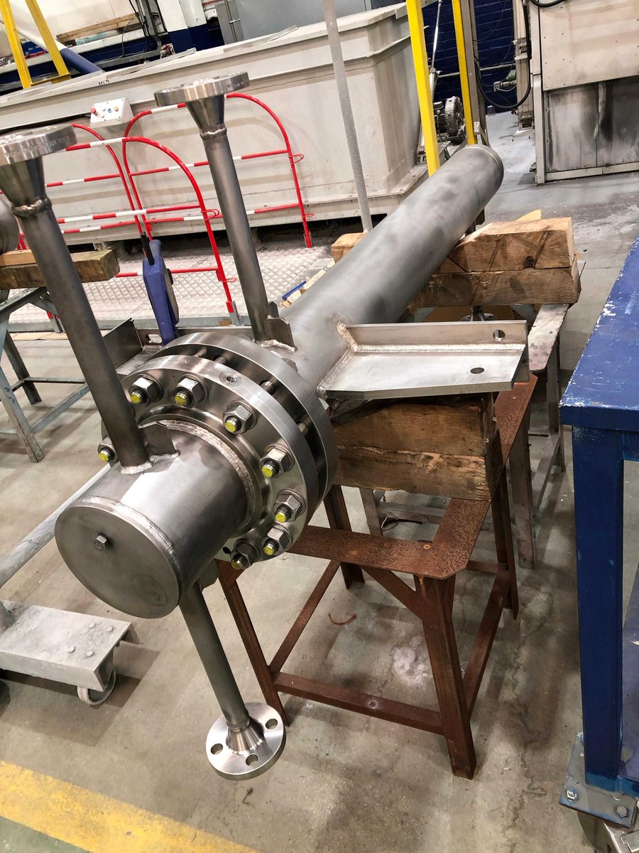 harveyhodd's tweet image. 1 inch bolts!