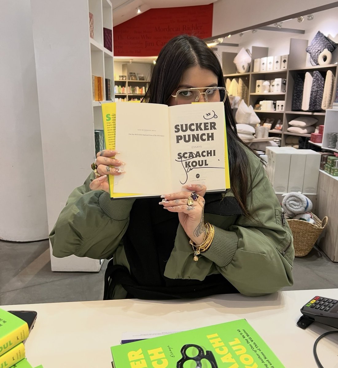 IndigoEatonCtr's tweet photo. Thanks to Scaachi Koul for dropping by to sign her latest book Sucker Punch. Scaachi is also the author of the essay collection One Day We'll All Be Dead and None of This Will Matter…
#SuckerPunch #ScaachiKoul @Scaachi #Scamfluencers #WhereToBeAWoman #Canlit #memoir @KnopfCA https://t.co/Wot8rTgQW1