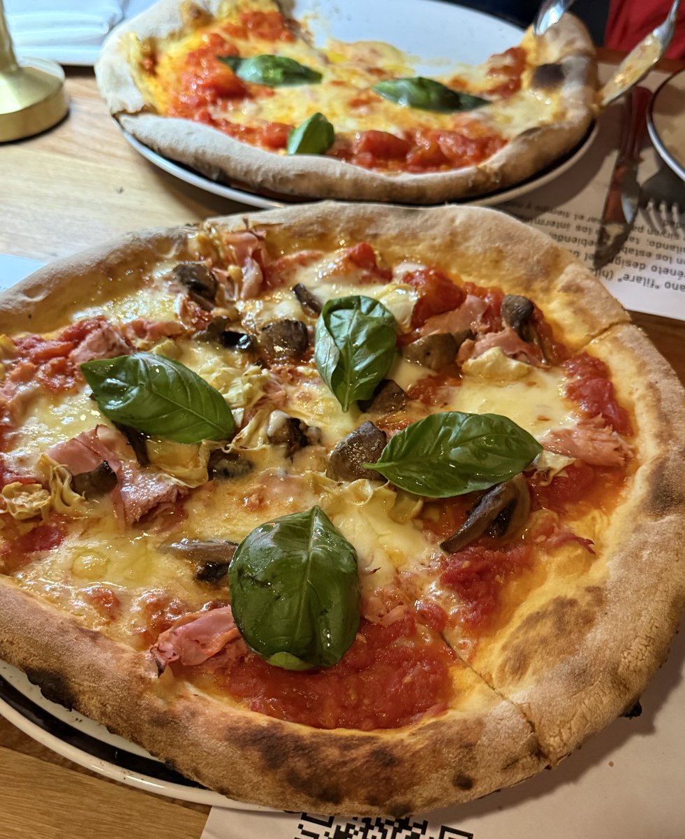 Acordate que en unos días se viene el pizzamania, participan pequeñas pizzerías no tradicionales de todos los barrios, conurbano y algunas provincias. Por $8.600 te podés clavar una pizza individual más bebida, te dejo el link abajo!