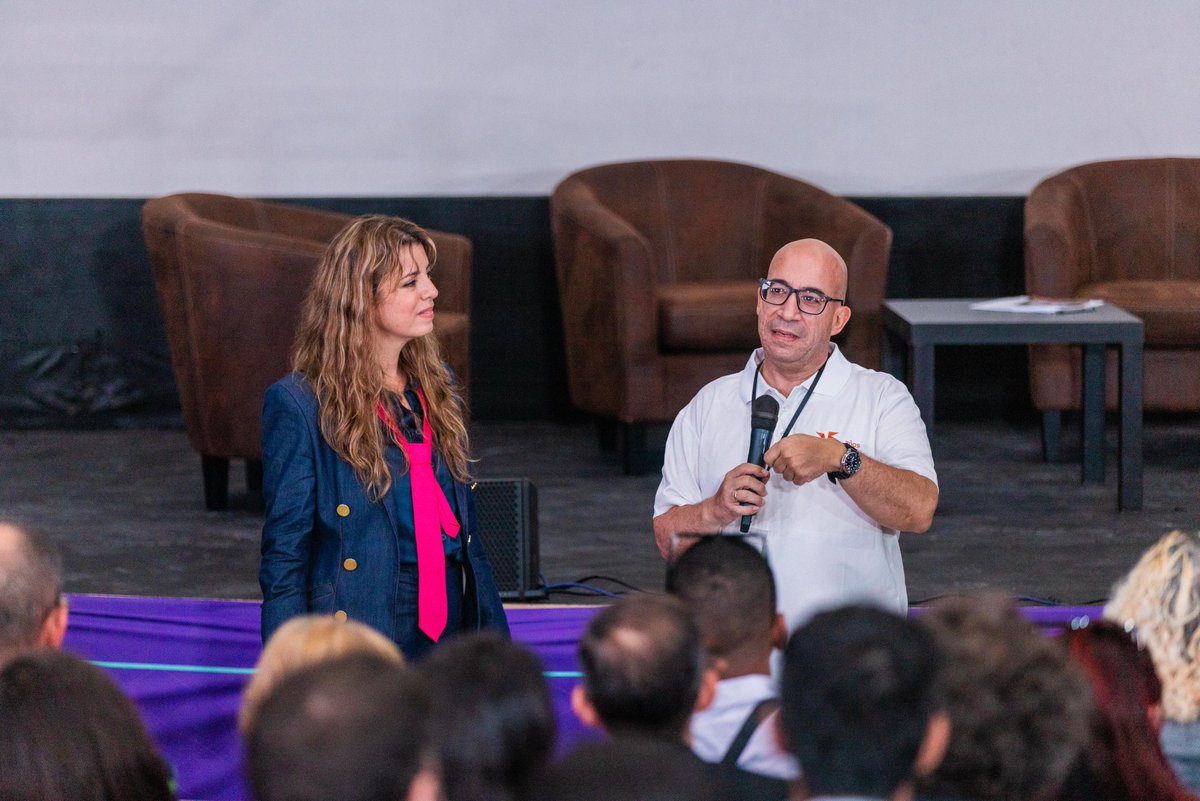 ¡<a href="/teleSURtv/">teleSUR TV</a> cumplió 20 años de vida y lo celebramos en el IV Coloquio Internacional Patria! 

Abriendo la jornada de disertaciones en el Anfiteatro Varona, <a href="/pvillegas_tlSUR/">Patricia Villegas Marin</a>, presidenta de la señal latinoamericana, abordó el nacimiento del medio y como fue transitar por más de dos