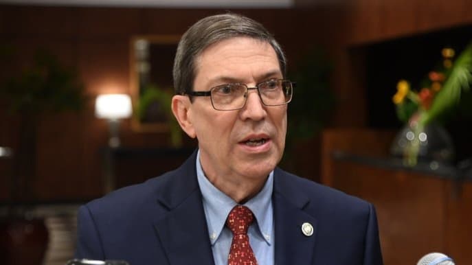 🇨🇺🇺🇸🇻🇪✈️  El canciller de Cuba, Bruno Rodríguez, calificó de "inaudita" la Ley de Enemigos Extranjeros de EEUU para acelerar las deportaciones de migrantes venezolanos y rechazó que bajo falsos pretextos escalen su política de hostilidad contra Venezuela.
#DeZurdaTeam 🐘🐘