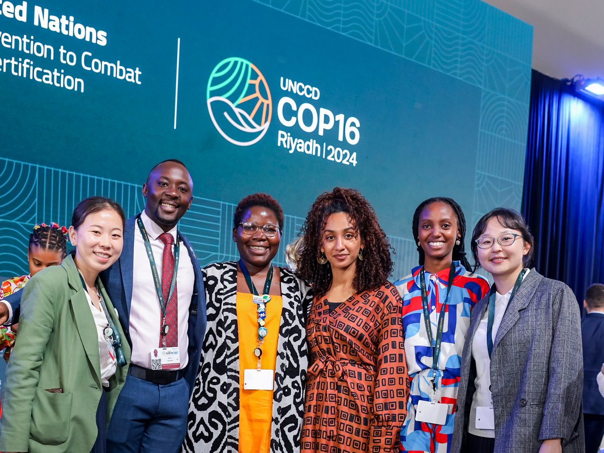 JulietGracey's tweet photo. Being the @UNCCDYouth Global Focal Point since #2022 has been life-changing—opening doors to work with policymakers, youth advocates &amp; lead impactful land restoration projects.

Want to shape policies &amp; drive change? https://t.co/wm0EntKvxM
