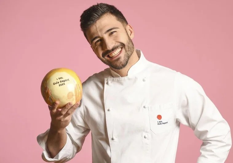 SergioParra97's tweet photo. ‼️ Extremadura suma tres nuevos restaurantes con 1 Sol Repsol:

🍴 La Fabiola (en Cáceres) de David Domínguez y Juan Santisteban
🍴 Tupío (en Miajadas) de Guti Moreno y Mario Fernández
🍴 Alberca (en Trujillo) de Mario Clemente

Con ellos, la región suma 14 restaurantes con Soles: Atrio (con tres), Borona Bistró, Homarus, Javier Martín, Torre de Sande (en Cáceres), Galaxia, Lugaris y Marchivirito (en Badajoz), Acebuche (en Zafra), Mandukar (en Villanueva de la Serena) y Versátil (en Zarza de Granadilla).
