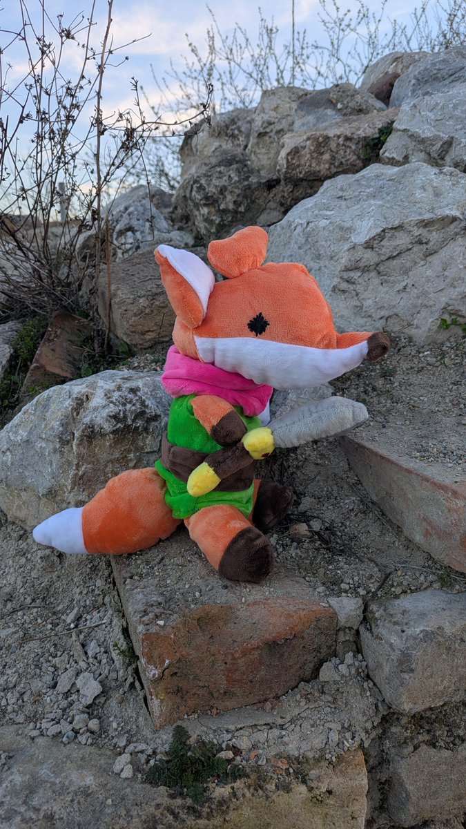 Helly in Gamingland tweet media