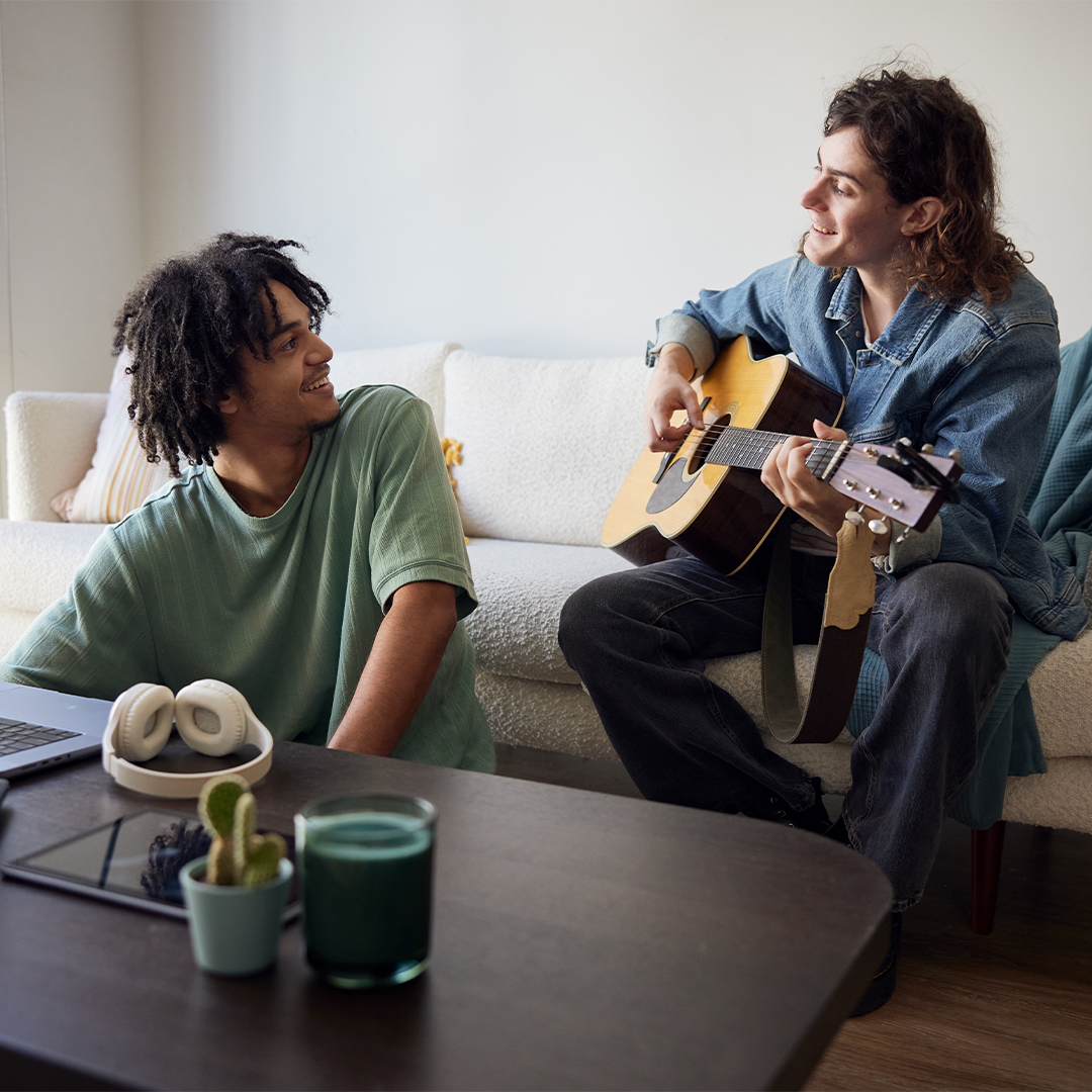 Sam_Farmers's tweet image. Is renters insurance required? Not … exactly. Your landlord can require you to buy liability coverage in case you damage the building or your unit. Read the fine print in your lease — and call me to find out more about affordable renters coverage.