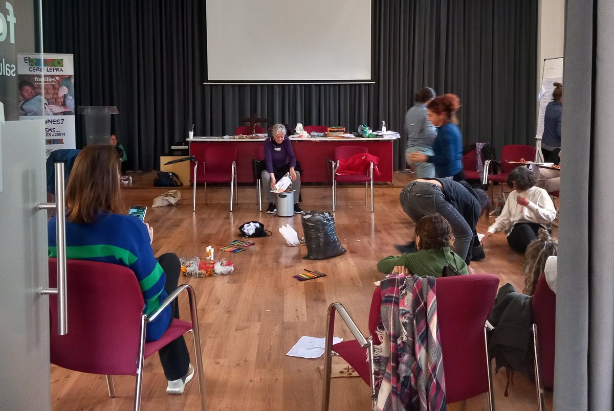 coopenf's tweet photo. Hem compartit i vivenciat sabers, coneixements, dubtes, inquietuds..... amb una visió comunitària, feminista i transformadora.�� El marc natural, l'atenció i cura de l'espai, l'enquadrament de les facilitadores i la riquesa personal de les participants ens ha permés aprofundir https://t.co/0KjgVDl4DW