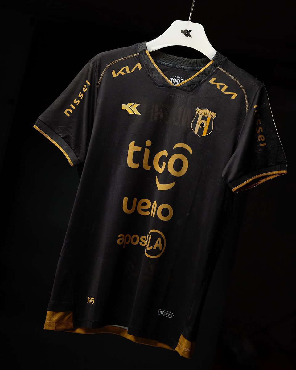 kyriospy's tweet photo. Un desafío legendario, con una piel legendaria. El @clubguarani va en búsqueda de la Sudamericana con una edición especial para brillar en el continente. https://t.co/oUPfQhNQkX