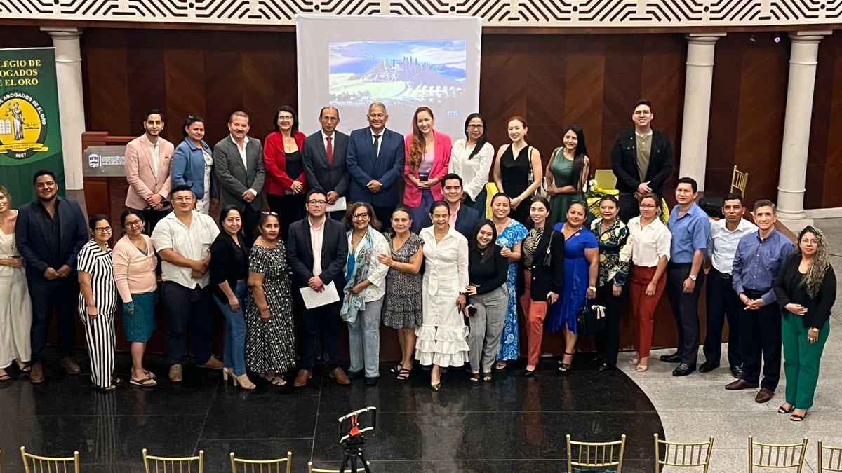 Memorias fotográficas de mi conferencia "criterios efectivos para una #DefensaPenal" en un seminario organizado por el #ColegiodeAbogadosdeElOro.

¡Sigamos impulsando el debate jurídico!