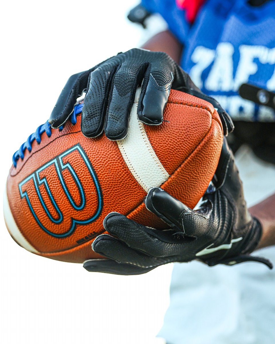 WilsonFootball's tweet image. Add some flare to your off-season training.
Check out our full GST Colors collection today, available below.
#WilsonFootball
- -
🏈: spr.ly/601005Za2
- -