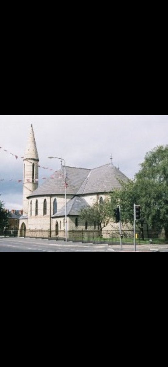 jackieredpath's tweet image. St Patrick’s window in the ☘️Shankill/Woodvale Rd St Matthew’s Church. Successor to Shan Cill in Shankill Graveyard, tradition has it founded by St Patrick #455AD  #foundations #history #legend