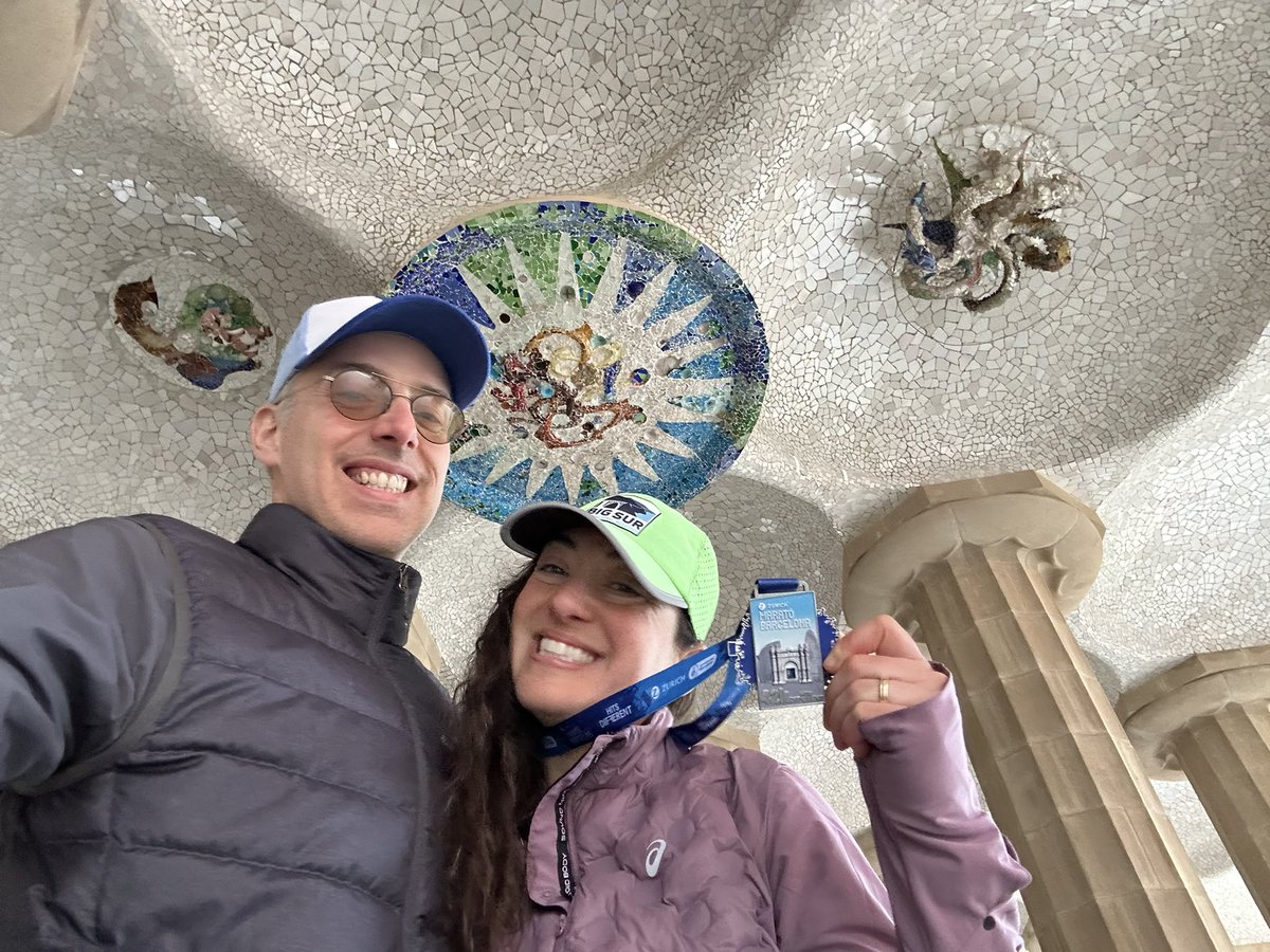 Franciii500's tweet photo. This St. Patrick’s Day ☘️ was also a marvelous #MedalMonday ¡El sabor de número quince es muy rico! #42K #StrongSmilesForMiles #T1D #Las5Grandes #BarcelonaMarathon2025 https://t.co/yTlNeUSa3d