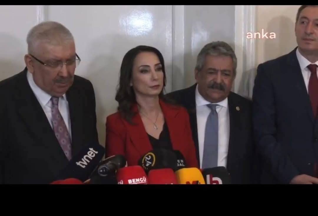 Bir Türk Milliyetçisi olarak;

MHP'yi  düşürdüğünüz bu durumdan ben utandım.
Siz utanmadınız!

Yazıklar olsun...

#Beka