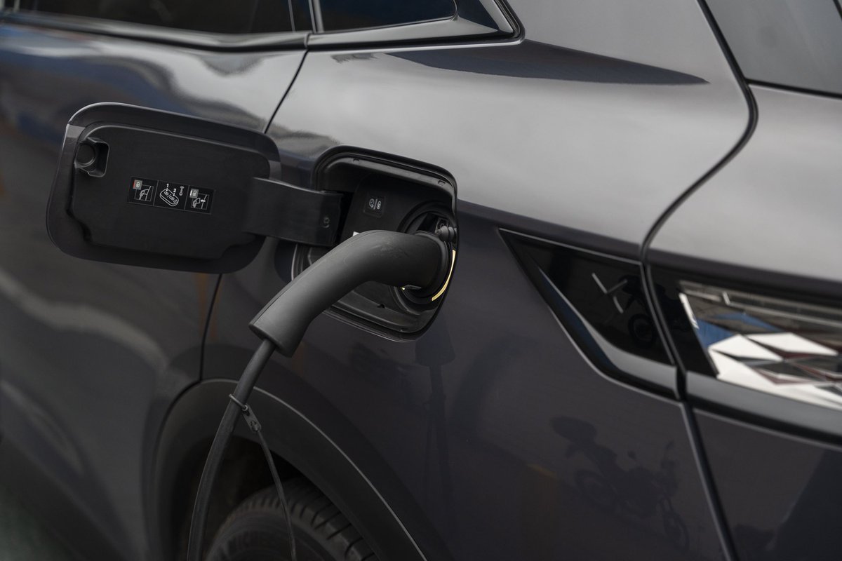 dsstoremartinez's tweet photo. 63 km de autonomía en modo eléctrico para una conducción más eficiente y sostenible. Se posiciona como el tope de gama en Argentina. 

¿Listo para la innovación DS? https://t.co/Bemb0oaU1z