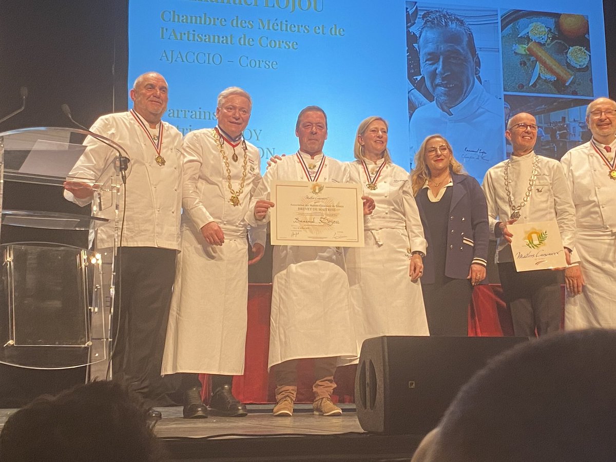 ✨ Fierté et Excellence à l’honneur ! ✨

Nous sommes ravis de partager une nouvelle qui fait rayonner notre nouvelle École Hôtelière  : notre talentueux professeur de cuisine Emmanuel Lojou, vient d’être intronisé Maître Cuisinier de France 2025 à Deauville ! 🇫🇷🧑‍🍳
#MCF