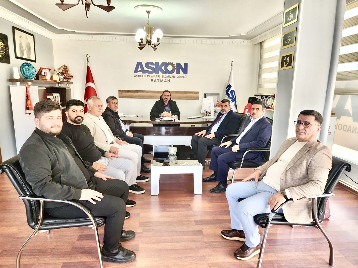 İl müftümüz  Ahmet Durmuş ve yardımcısı Nedim Yılmaz şube başkanımız <a href="/selmannasiroglu/">M.Selman Nasıroğlu</a> na ziyarette bulundu.