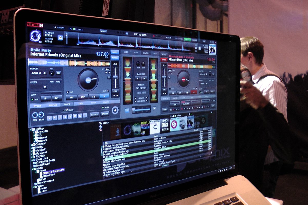DJEAmarillo's tweet photo. Booking a Wedding DJ? Ask if they've got backup gear. No one wants silence when the system crashes mid-first dance!
#WeddingDJTips #AmarilloWeddings https://t.co/ydFRQvlIrw