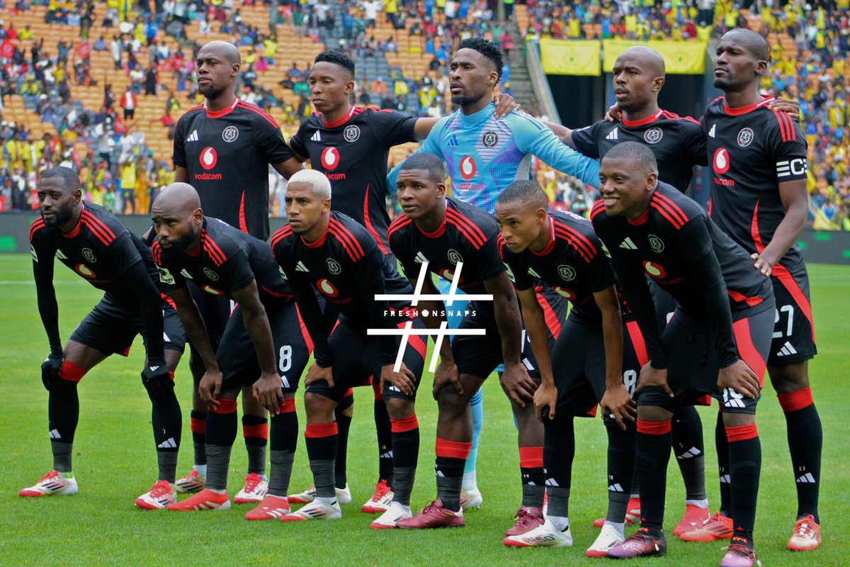 FreshMaster_SA's tweet photo. Orlando Pirates 2
Mamelodi Sundowns 1
Full Time. FNB Stadium 🏟️ 
#BetwayPremiership #LisegaziniForever #FNBStadium #PIRSUN #OfficialPSL #FARPost 
#FreshOnSnaps ❤️=⚽ https://t.co/OfyhqE105R