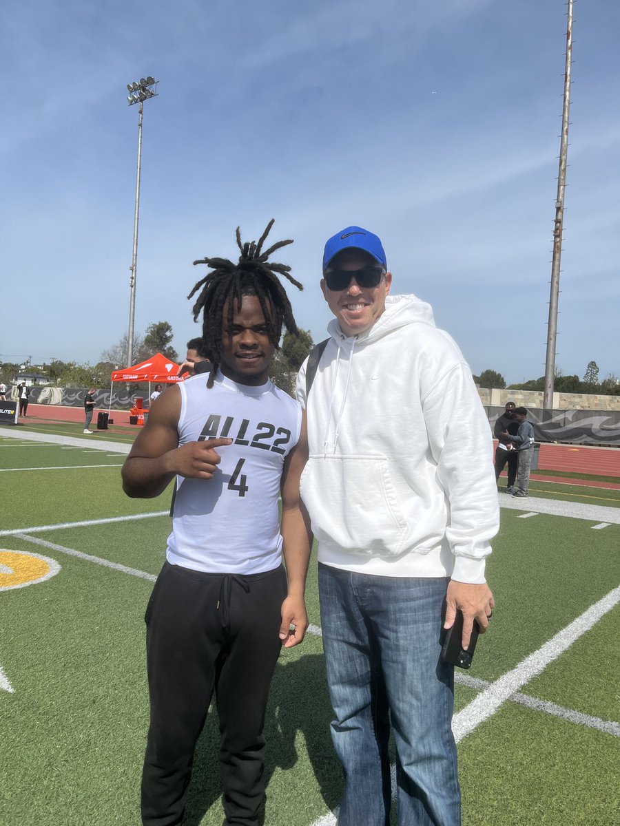 Teamduse2's tweet image. I just wanna thank these guys for what they do for us here in California💯 @GregBiggins @PrepRedzoneCA @Rivals @TheOpening @latsondheimer @CoachMcArthur6 @gmartlive @DaGman7 @boscofootball @JHWreporter @CoachK_Hall @VandalFootball @Utah_Football @DemetricDWarren @Spotlight39_Pod