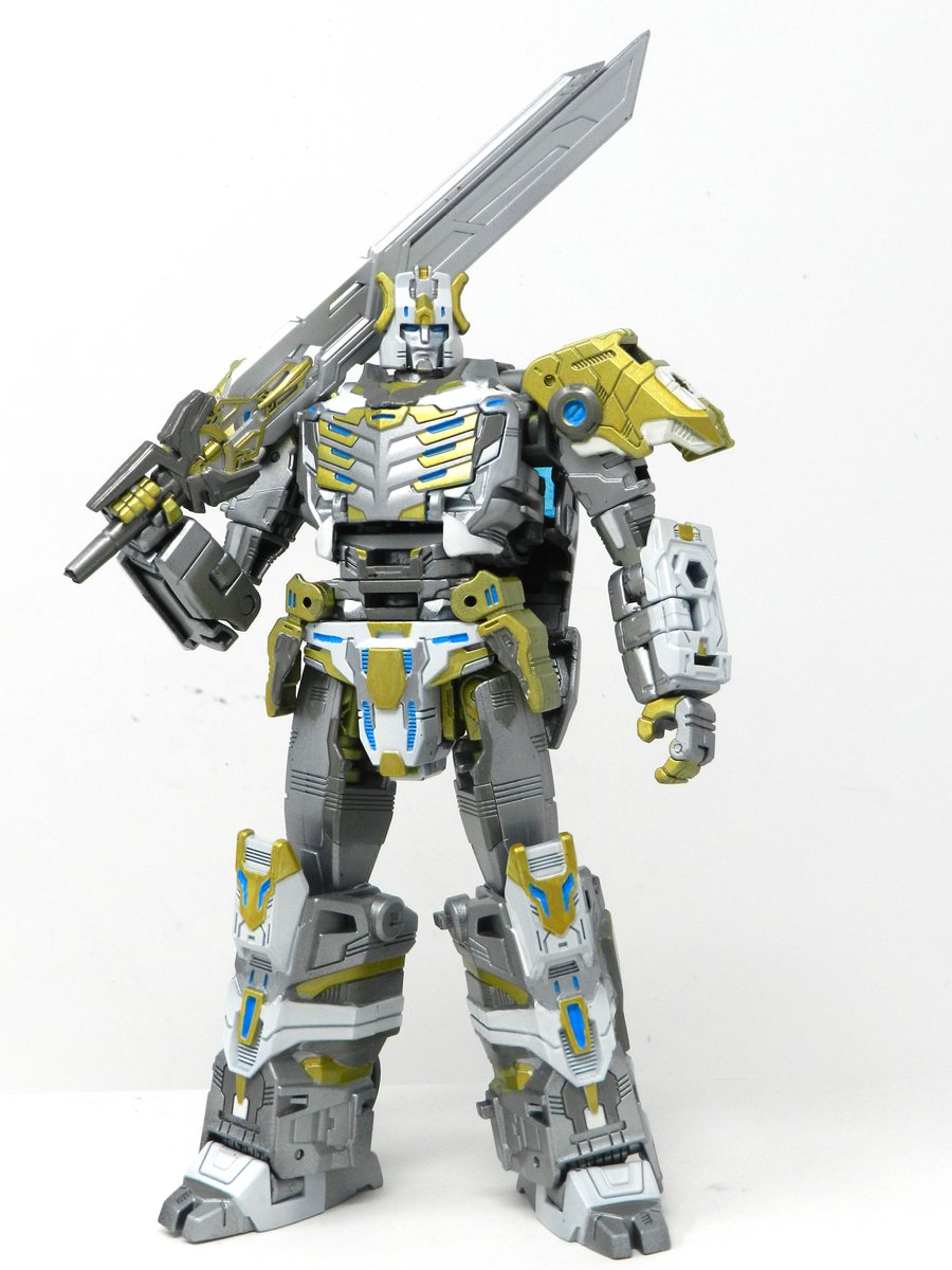 ChromeTyranno's tweet image. Transformers Age of the Primes:  Prima Prime
First Transformer.  First son of Primus.  First custom of AOTP. 
(Retweets appreciated as always! :D)