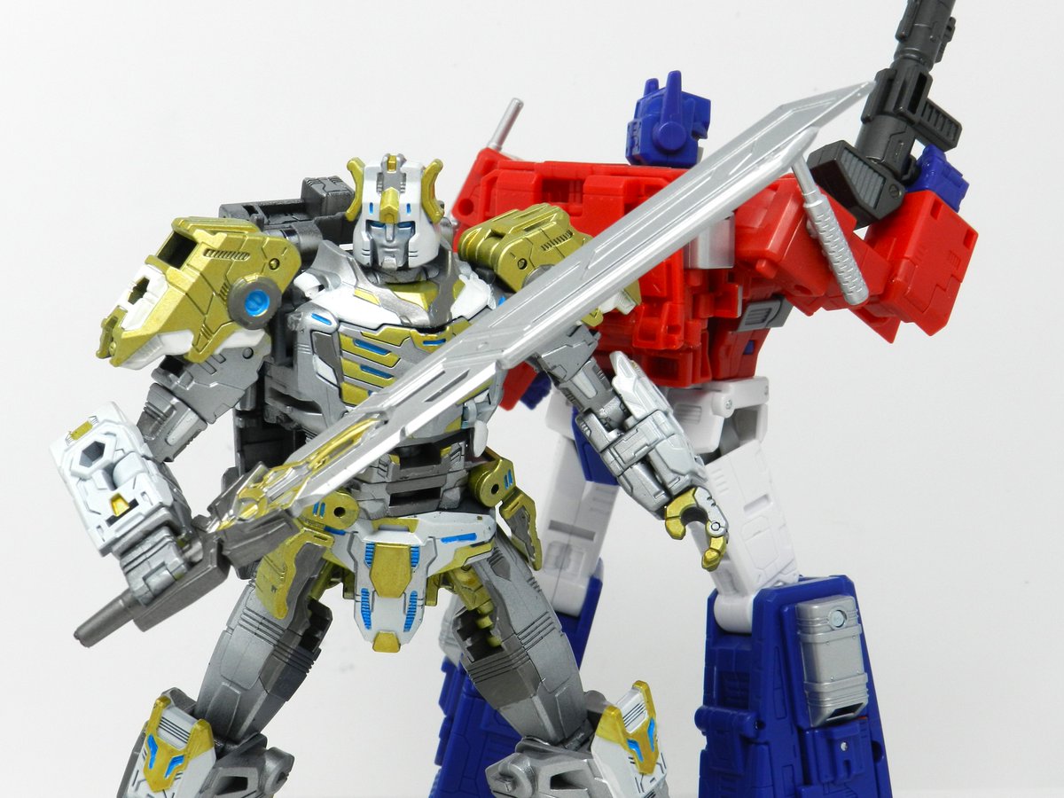 ChromeTyranno's tweet image. Transformers Age of the Primes:  Prima Prime
First Transformer.  First son of Primus.  First custom of AOTP. 
(Retweets appreciated as always! :D)