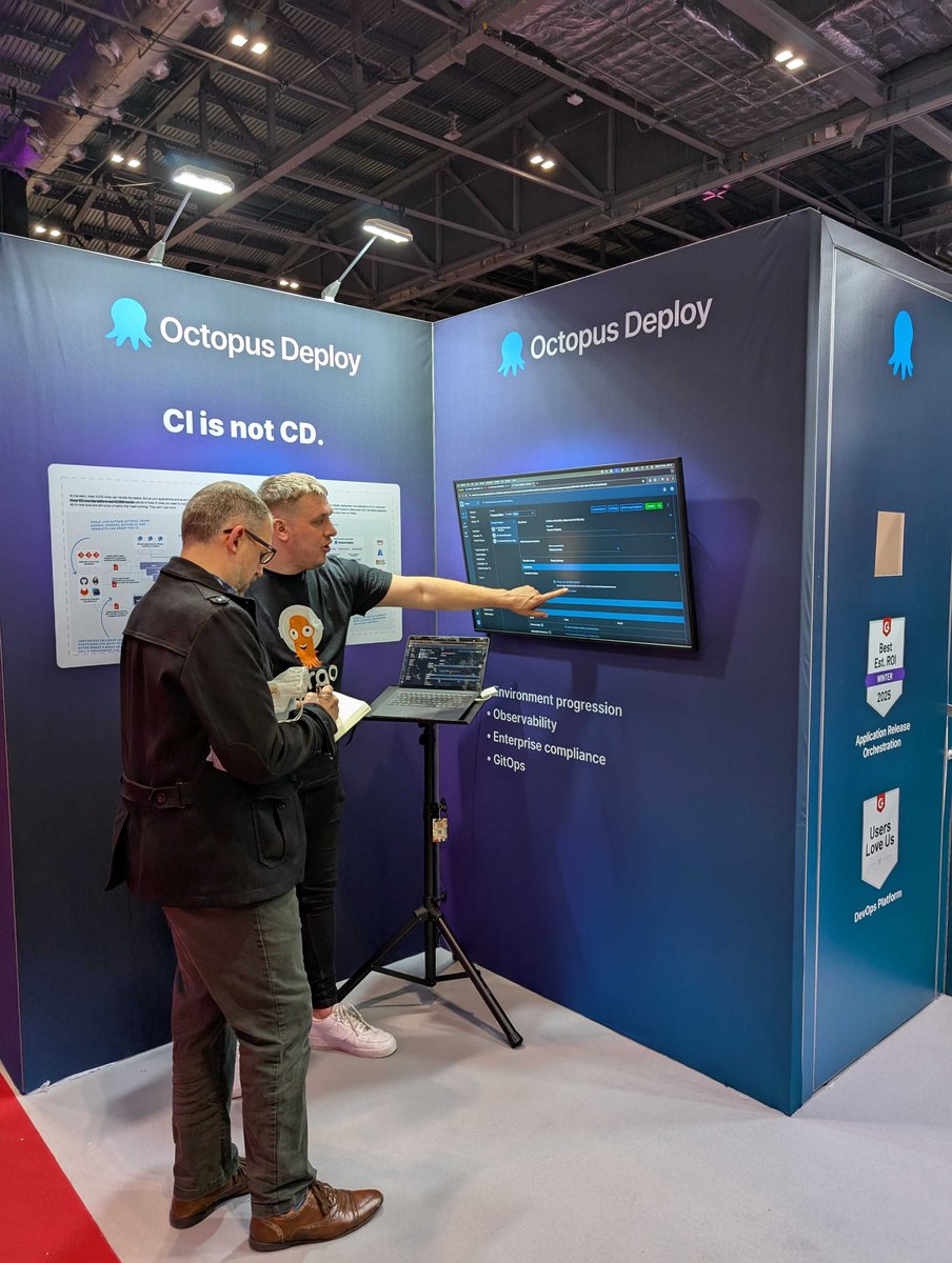 OctopusDeploy's tweet image. That’s a wrap on DevOps Live London! 🇬🇧🎉
From hands-on demos to Steve’s insightful talks, epic giveaways, impromptu book signings & meeting so many amazing people—it was a fantastic event!
If you missed us, it's not too late to book a discovery call 👉 octopus.com/lp/schedule-a-…