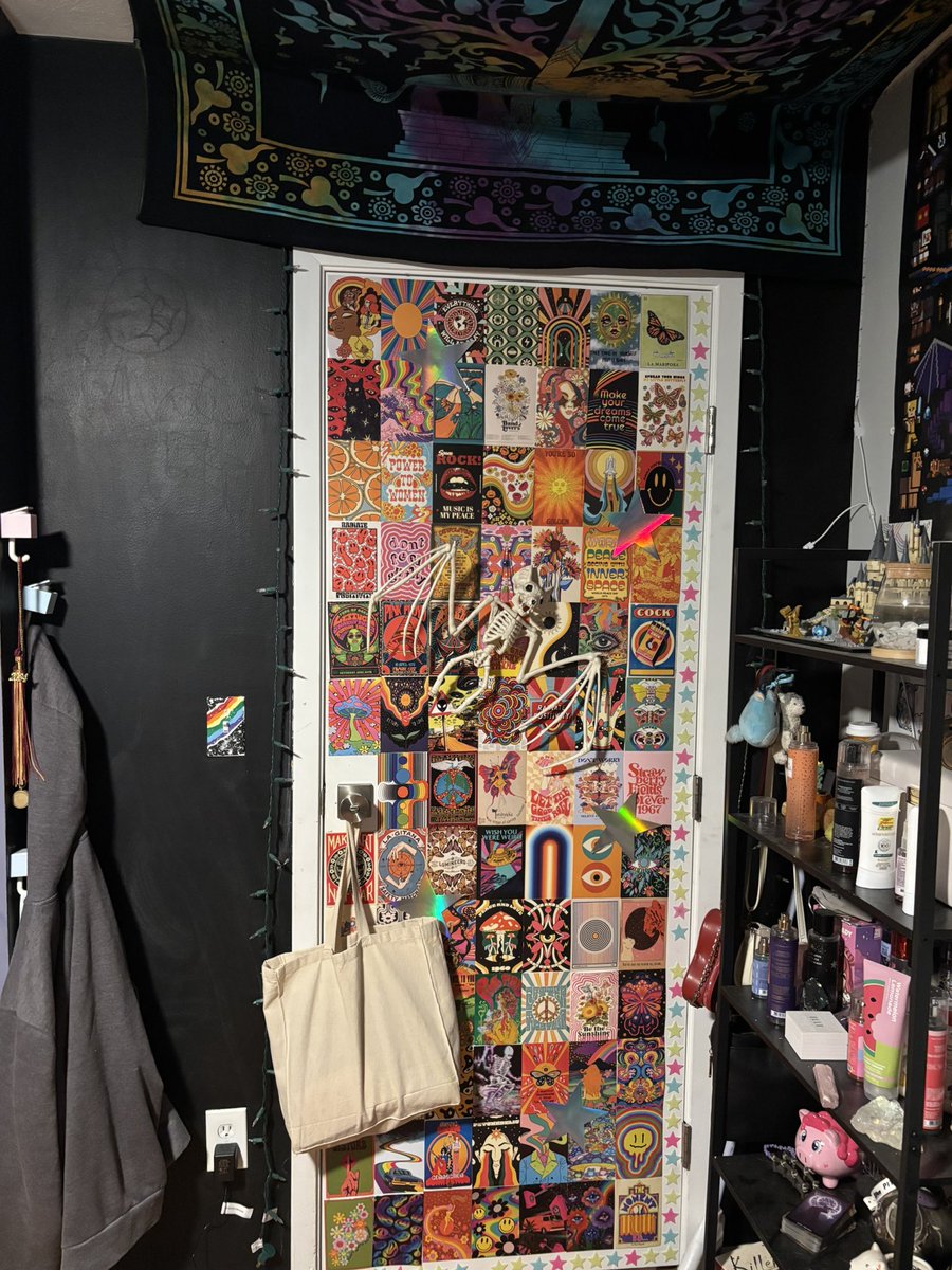 Just wiped the wall off so time for chaos 

I’ll draw the most liked comment on the chalkboard wall 👀