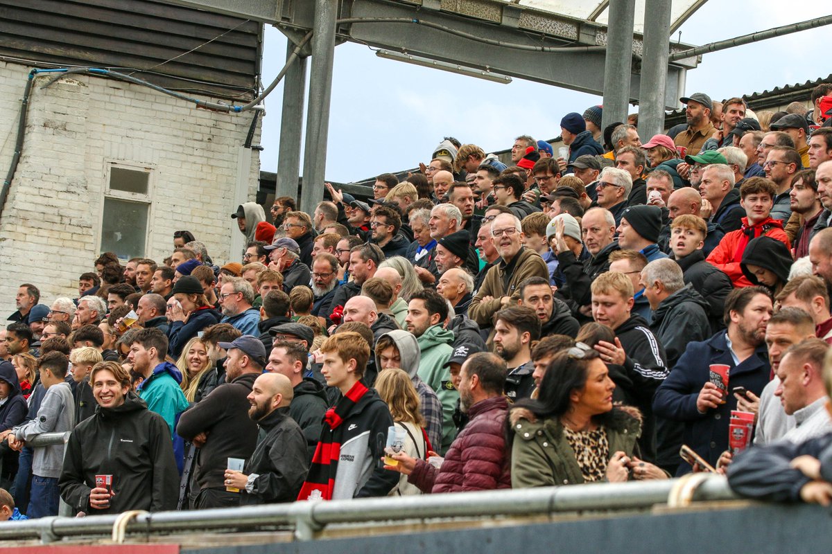 LewesFCMen's tweet photo. The heart of football beats strongest in non-league. ❤️⚽
From the roar of the crowd to the sweat on the pitch, this is football in its purest form🔥
This is Lewes FC. 🔴⚫
🎟 Secure your spot NOW - https://t.co/SDI4omHovz
#NonLeagueDay | #COYR | #LewesFC https://t.co/fhm1wljiKv