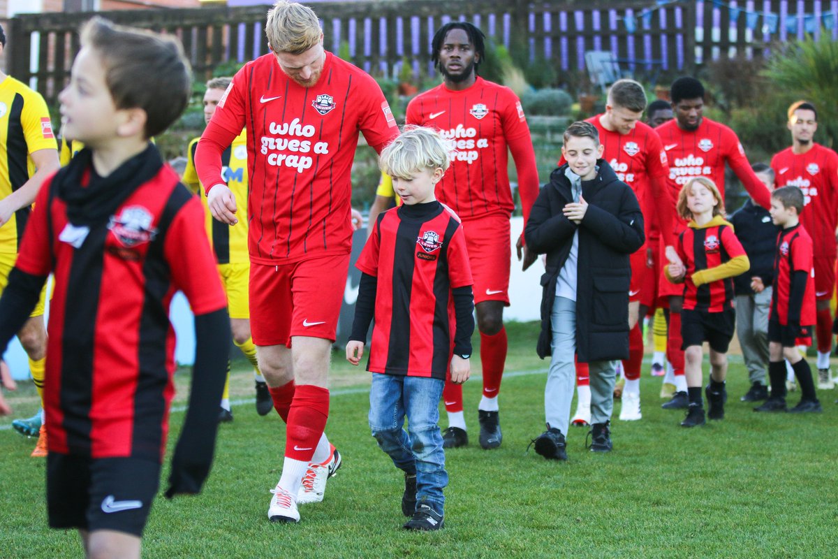 LewesFCMen's tweet photo. The heart of football beats strongest in non-league. ❤️⚽
From the roar of the crowd to the sweat on the pitch, this is football in its purest form🔥
This is Lewes FC. 🔴⚫
🎟 Secure your spot NOW - https://t.co/SDI4omHovz
#NonLeagueDay | #COYR | #LewesFC https://t.co/fhm1wljiKv