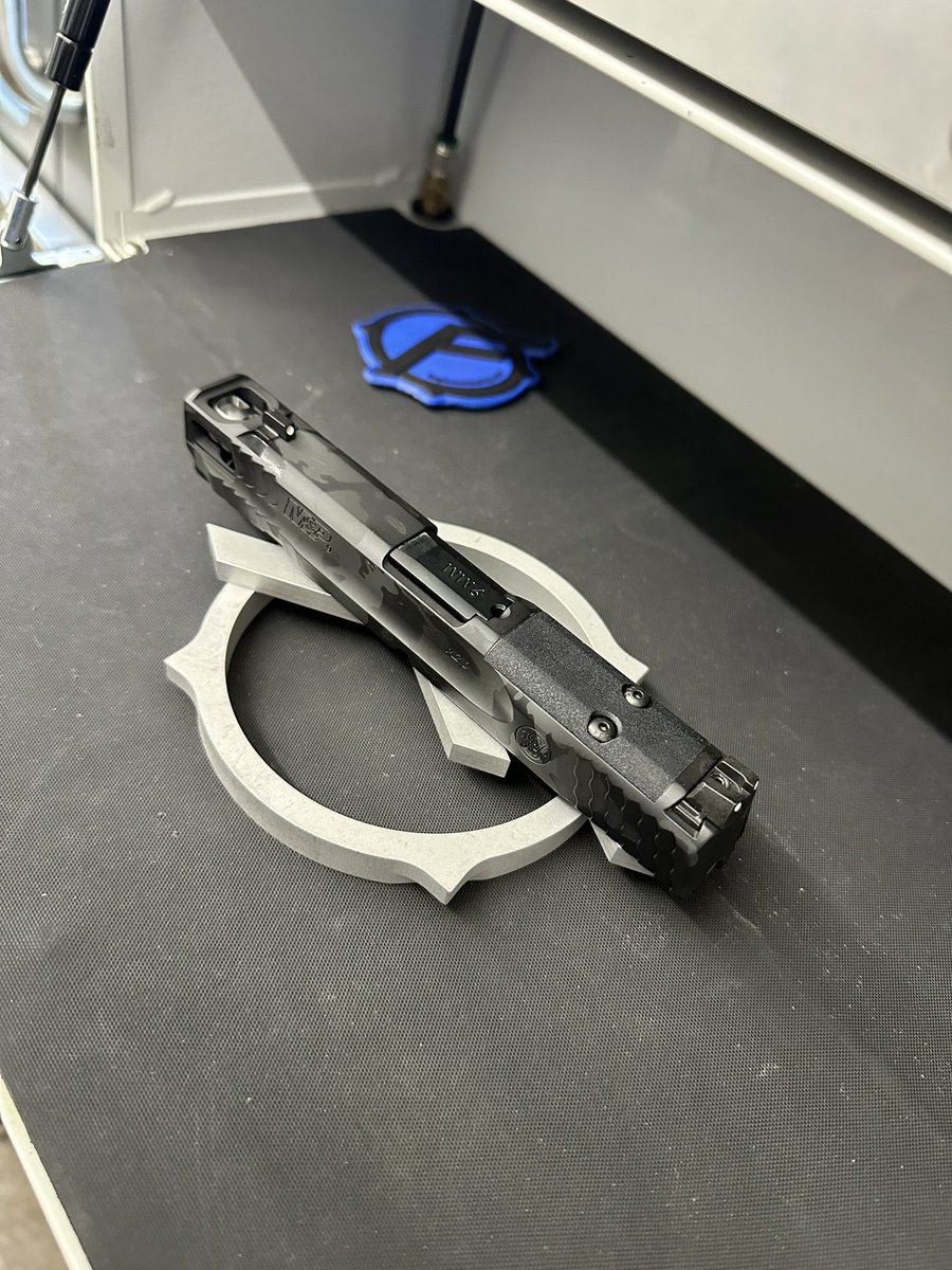 Floyds Custom Shop tweet media