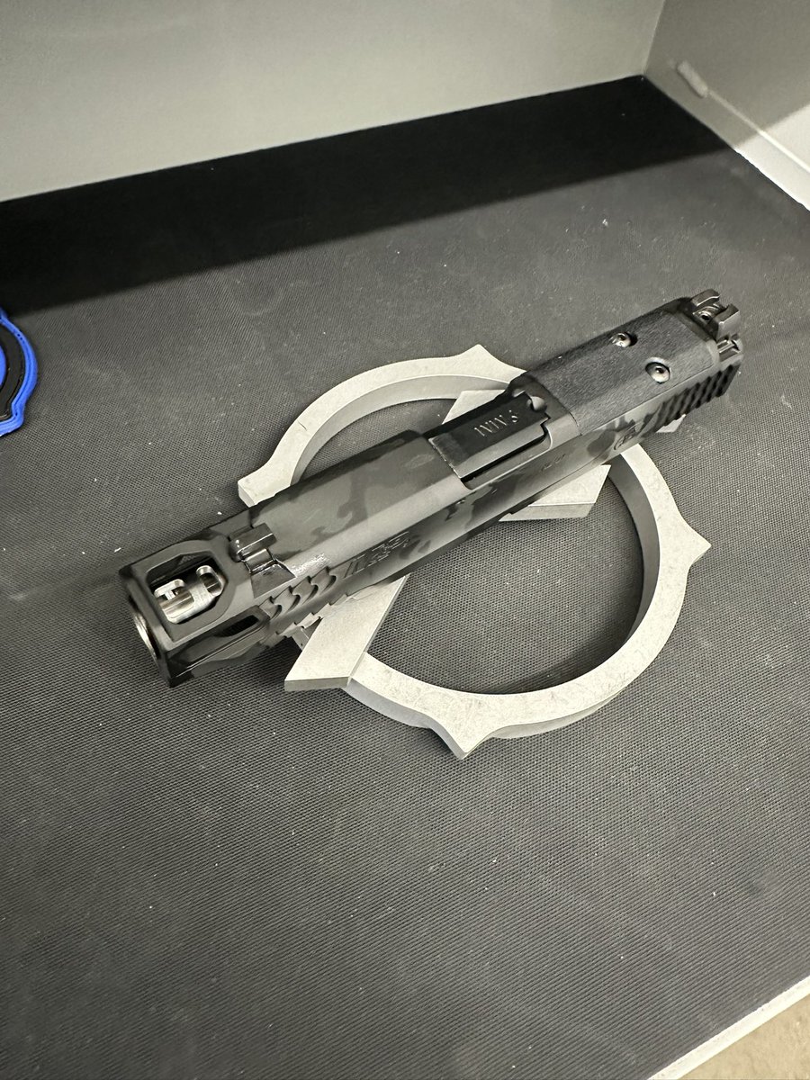 Floyds Custom Shop tweet media