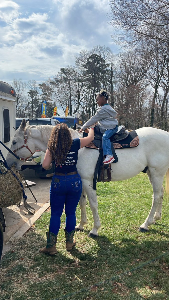 HeyMsWheat's tweet photo. Spent my Saturday enjoying an @ScienceATL Festival event at @FernbankScience with my daughter. We definitely enjoyed learning about and engaging with all the different animals. https://t.co/uXg88ZBAo9