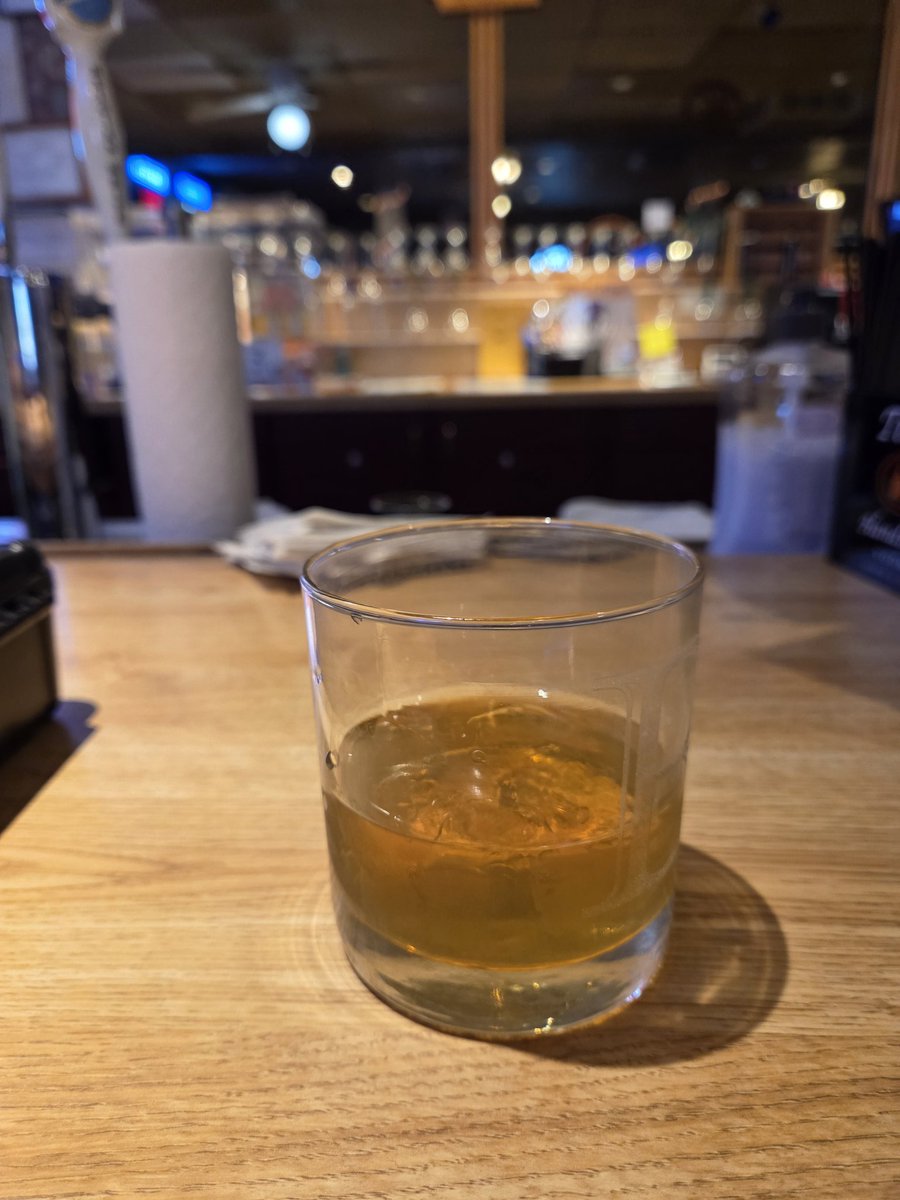 The 1st drink of the day... watered down Wild Turkey 101 rye. 🤬 I told this lady "NO ICE" but she's not listening. It will affect her tip! 🤨😂