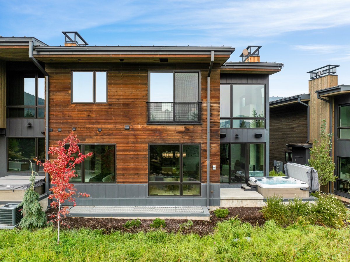 You're in luck 🍀 these incredible homes are still available for a late March getaway ⛷️

1. Creek Crossing at Canyons
2. Daybreak Escape at Bachelor Gulch
3. Stone Creek Chalet at the Aspens
4. Canyons Edge

Comment below for more details.