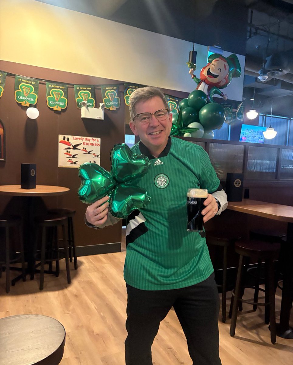 ☘️ Happy St. Patrick's Day, Edmonton! While I can't claim any Irish heritage (despite what my enthusiasm for the holiday), I do appreciate any celebration that brings our community together.💚
#StPatricksDay
