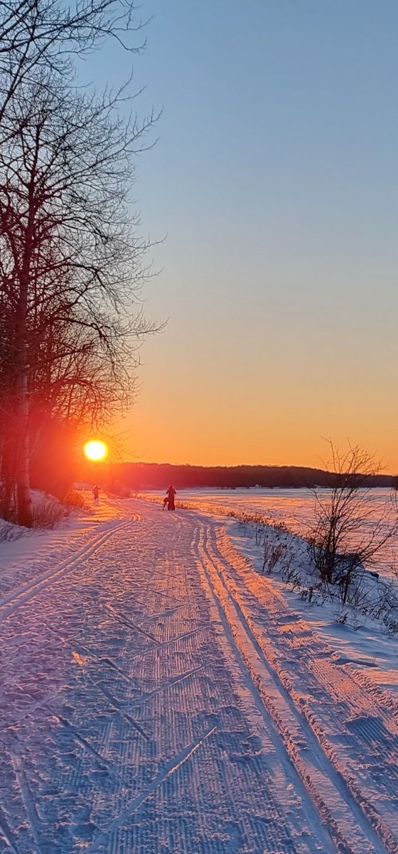 Thanks to all our sponsors, donors, supporters &amp; users for another great season! Special thanks to the City of Ottawa and NCC for trail access &amp; behind-the-scenes assistance! We can't compete with #spring, so we're wrapping up grooming for the season. See you next season!