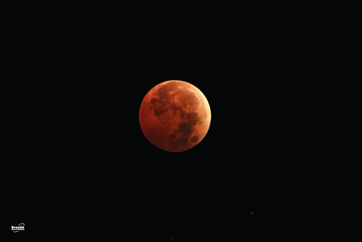 El Astronomy Picture of the Day (<a href="/apod/">Astronomy Picture of the Day</a> ) de la <a href="/NASA/">NASA</a>  compartió una impresionante fotografía del eclipse lunar, capturada el 14 de marzo desde Querétaro por <a href="/BraulioGuerraU/">Braulio Guerra</a>, presidente del Poder Judicial estatal, lo que pone a esa entidad en el mapa de la astronomía mundial
El