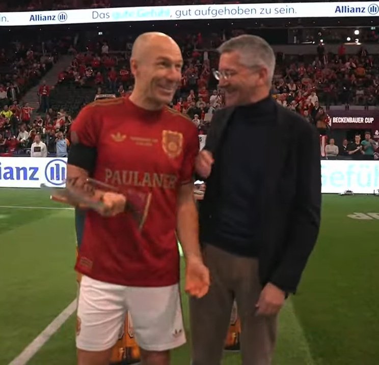 iMiaSanMia's tweet photo. MVP of the tournament: Arjen Robben https://t.co/64owS1M0gv