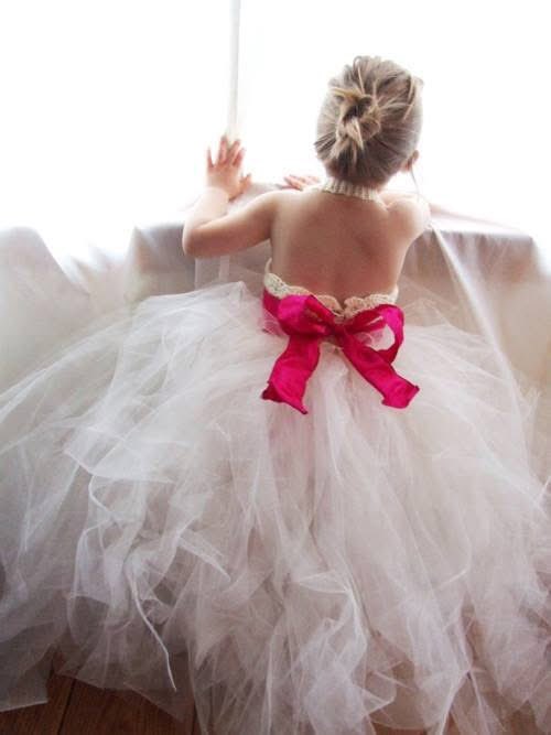Terri_AVWToo's tweet photo. RED!!  #Saturated, #intense, #romantic, #powerful, #love. There are so many ways to incorporate #red into your #wedding day.  ❤️

#weddingday #weddingplanning #theme #bridetobe #bridal #thecolorred #choosered #heart #planyourday #thecoloroflove https://t.co/Dp9IAx99pC