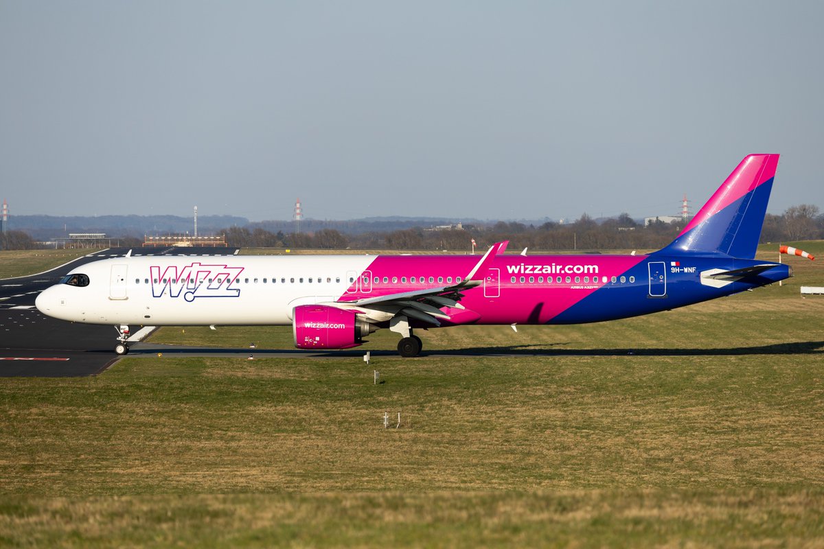 TKPhotography5's tweet photo. #WizzAirMalta Airbus A321 Neo #9HWNF taxiing for takeoff at #DortmundAirport
#Canon #EosR6II #Aviation #Planespotting #Dortmund #Germany #TakeOff #Plane #Airbus #WizzAir https://t.co/xPM0hPzsMJ