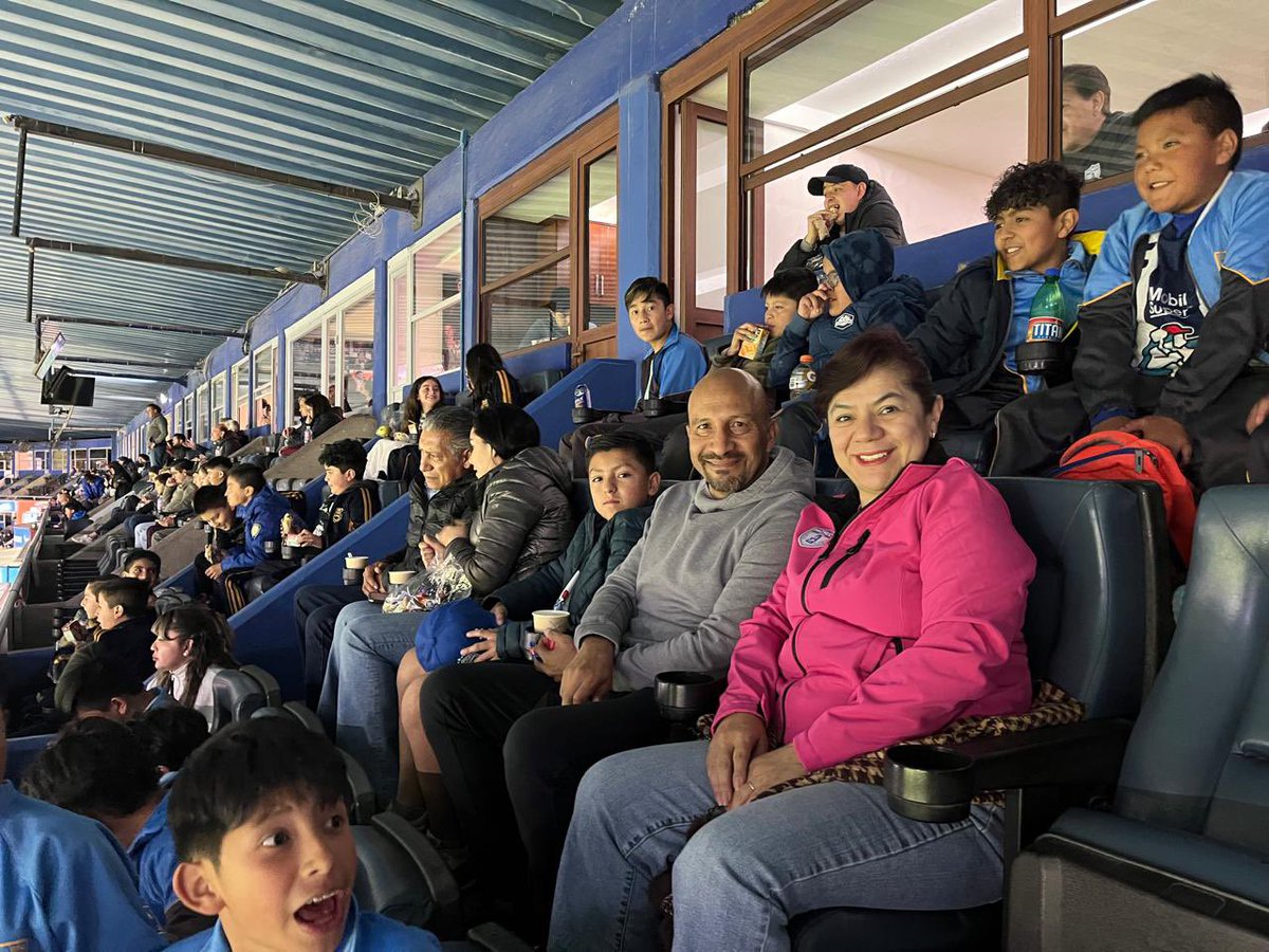 SEP Hidalgo (@sephidalgo) on Twitter photo ¡Una noche inolvidable para las niñas y niños de Real del Monte! ⚽ Gracias al apoyo del gobernador <a href="/juliomenchaca_/">Julio Menchaca</a>, disfrutaron el partido amistoso entre <a href="/Tuzos/">Club Pachuca</a> y <a href="/Xolos/">Xolos 🐕</a> desde el #PalcoDelPueblo. En representación de @NatividadCastrejon, secretario de Educación Pública, asistió ¡Una noche inolvidable para las niñas y niños de Real del Monte! ⚽ Gracias al apoyo del gobernador <a href="/juliomenchaca_/">Julio Menchaca</a>, disfrutaron el partido amistoso entre <a href="/Tuzos/">Club Pachuca</a> y <a href="/Xolos/">Xolos 🐕</a> desde el #PalcoDelPueblo. En representación de @NatividadCastrejon, secretario de Educación Pública, asistió