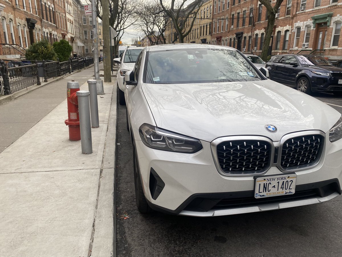 BillyBombs's tweet photo. @QueensDAKatz this guy tells neighbors he works for city. Blocks daily and risk all our lives on Himrod st between Seneca and cypress in ridgewood queens @FDNY @nypd104pcc https://t.co/O6Dgqh6TeG