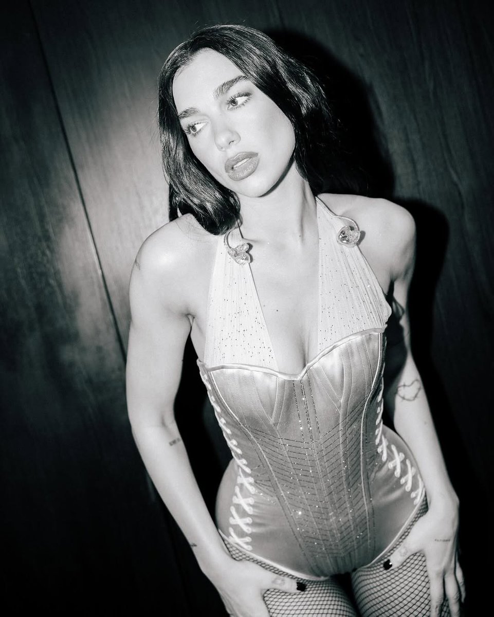 DUA LIPA tweet media