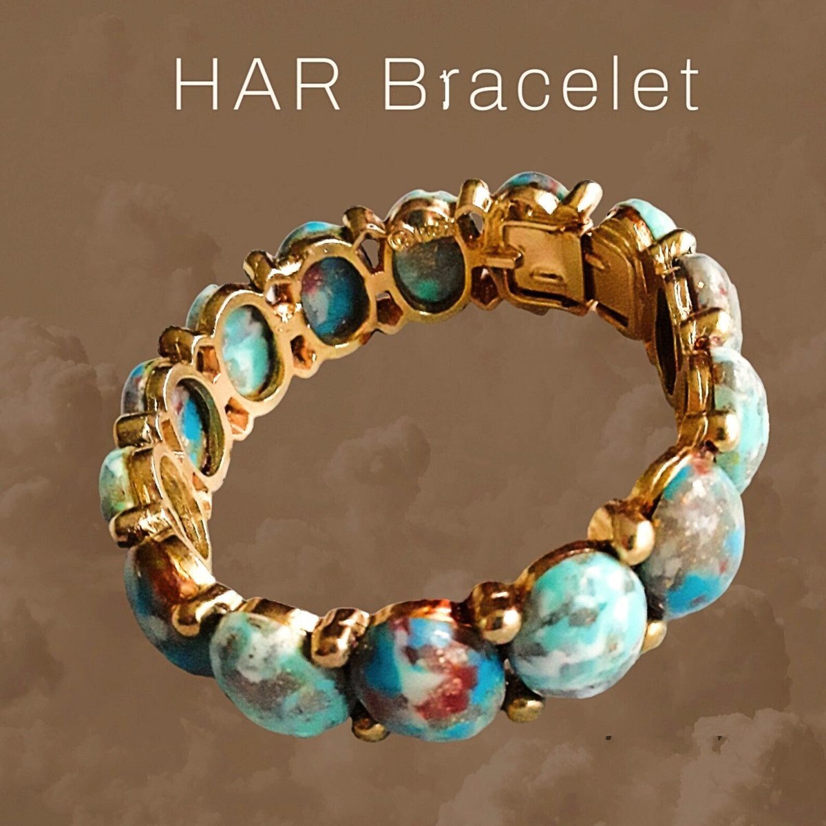 renaissancefai's tweet photo. https://t.co/5qOOSI0Eoh
#bracelet #bangle #hinged #vintage #HAR #Hargo #artglass #turquoise #copperFluss #dragonsegg #rare #designer #signed #collectible #cabochons #oval #goldtone #goldplate #keepsake #Hargo https://t.co/bOQaSCsL77