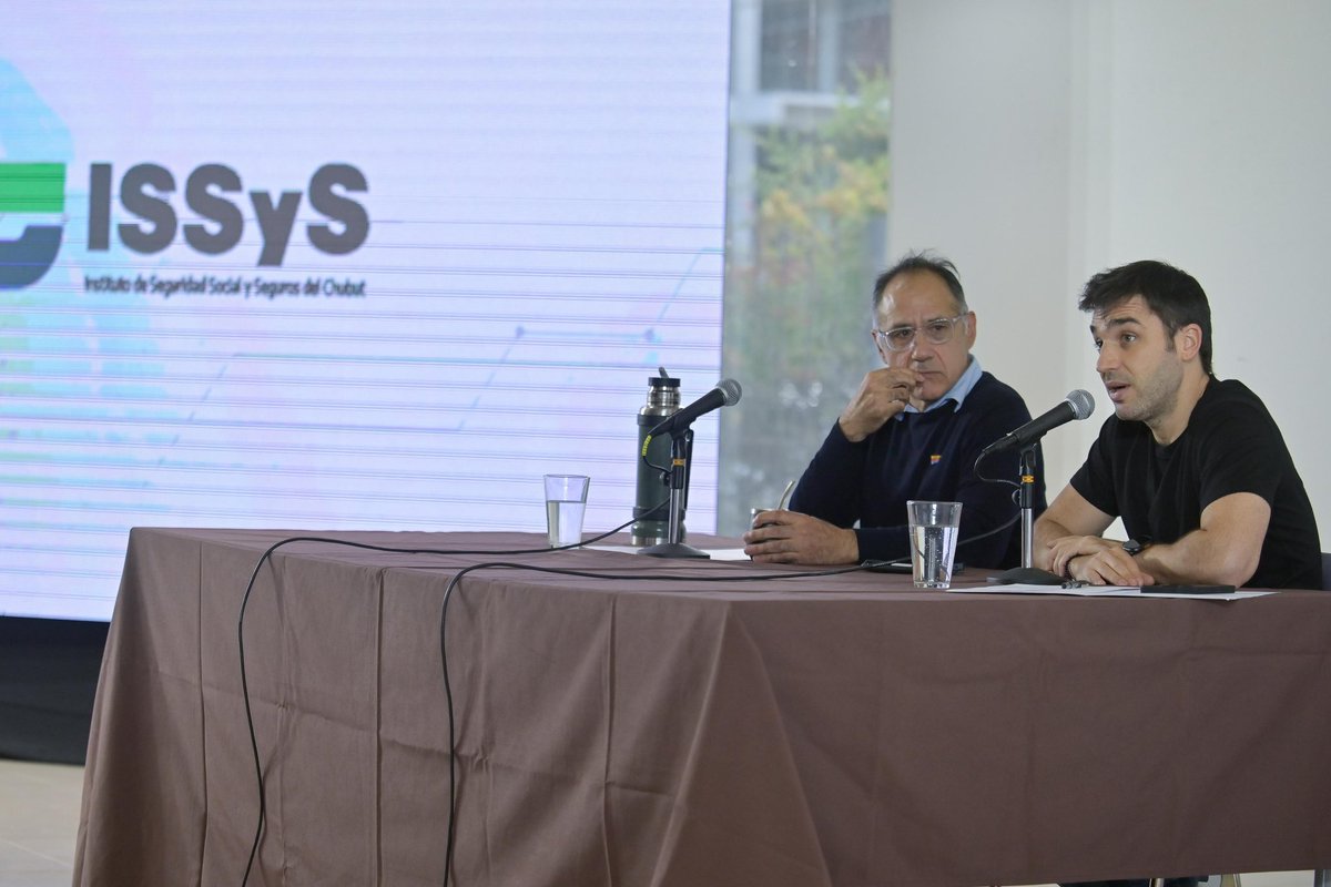 CON DÉFICIT CERO Y AUTORIDADES LEGÍTIMAMENTE ELECTAS, HOY SEROS VUELVE A SER UNA OBRA SOCIAL AL SERVICIO DE LOS CHUBUTENSES

Junto al presidente del ISSyS, <a href="/sergiowisky/">Sergio Wisky</a> , presentamos un detallado balance de la gestión de la obra social provincial Seros que, al momento de asumir